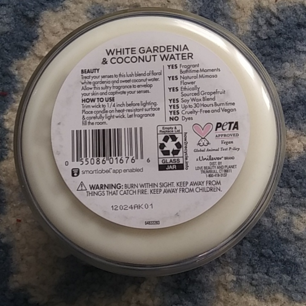 Beloved White Gardenia & Coconut Water Vegan Candle - Picture 2 of 3